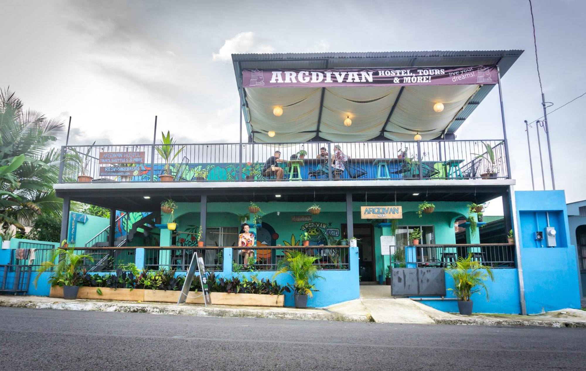 Argdivan Hostel La Fortuna Exterior photo