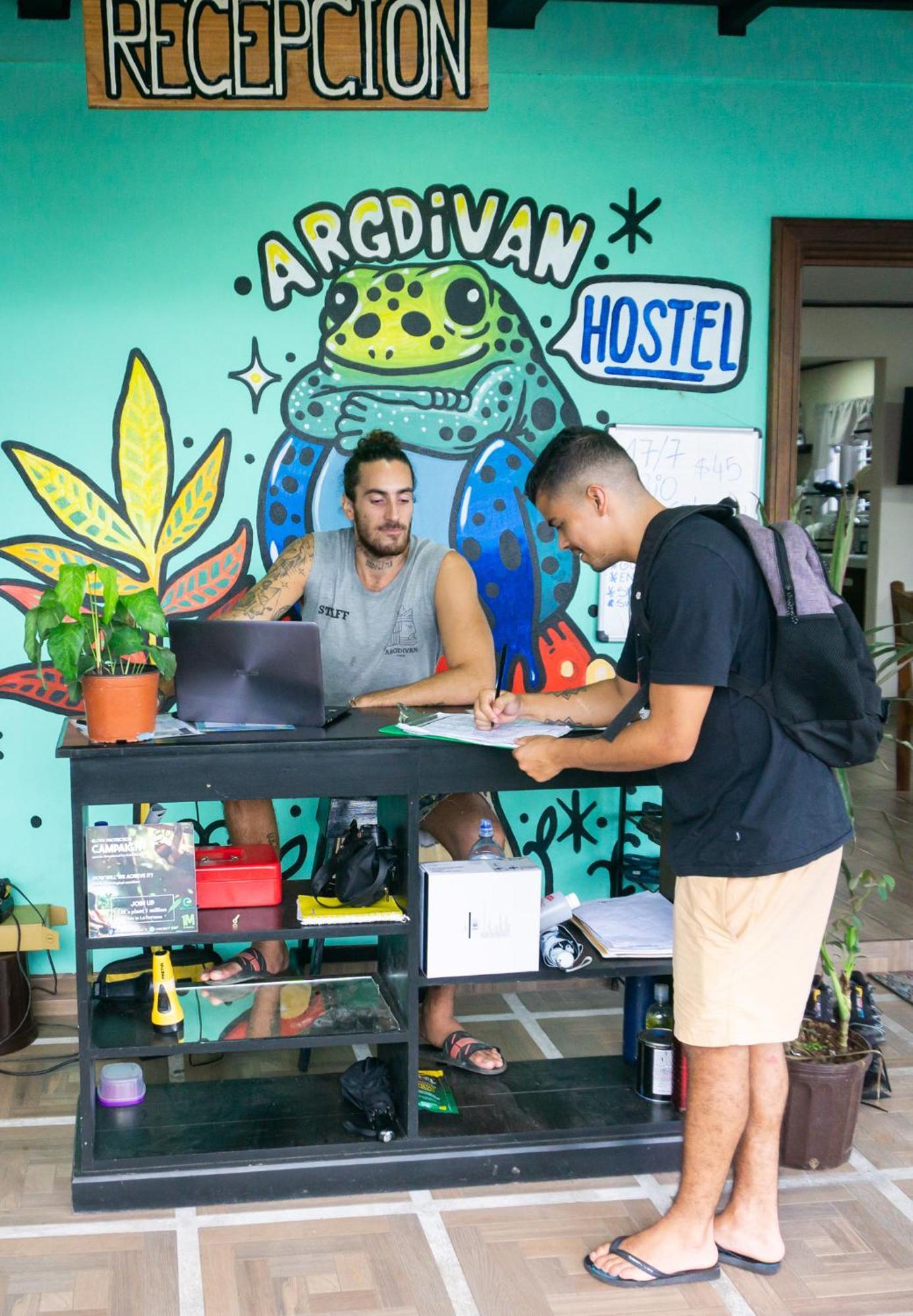 Argdivan Hostel La Fortuna Exterior photo